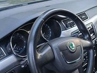 Gebraucht Skoda Superb Ambition 160 PS (117 kW) 2011 Schwarz Kombi