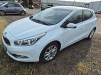 Gebraucht Kia Ceed DREAM-TEAM Edition 135 PS (99 kW) 2014 Weiß Kleinwagen