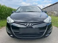 Gebraucht Hyundai i20 Edition 86 PS (63 kW) 2014 Schwarz Kleinwagen