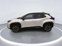 Neu Toyota Yaris Cross Plus 131 PS (96 kW) 2026 Platinum white pearl black SUV