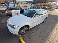 Gebraucht BMW 116 122 PS (89 kW) 2012 Weiß Kleinwagen