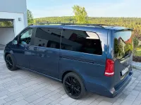 Gebraucht Mercedes V300 AMG 237 PS (174 kW) 2023 Blau Van / Kleinbus
