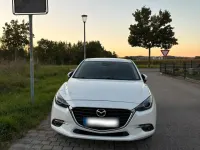 Gebraucht Mazda 3 Center-Line 120 PS (88 kW) 2018 Weiß Kleinwagen
