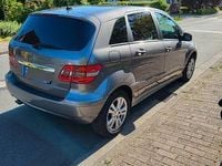Gebraucht Mercedes B180 116 PS (85 kW) 2009 Grau Van / Kleinbus