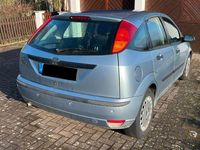 Gebraucht Ford Focus 101 PS (74 kW) 2004 Blau Limousine
