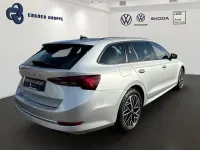 Gebraucht Skoda Octavia Clever 150 PS (110 kW) 2022 Brilliantsilber metallic Kombi
