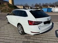 Gebraucht Skoda Superb 190 PS (139 kW) 2017 Weiß Kombi