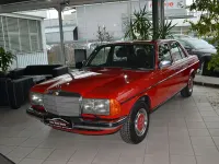Brugt Mercedes E280 185 HK (136 kW) 1981 Rød Sedan