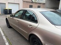 Gebraucht Mercedes E240 Classic 177 PS (130 kW) 2002 Beige Limousine