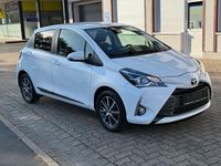 Gebraucht Toyota Yaris Team 111 PS (81 kW) 2020 Weiß Limousine