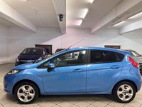 Gebraucht Ford Fiesta Titanium 97 PS (71 kW) 2011 Blau Kleinwagen