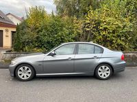 Gebraucht BMW 318 140 PS (102 kW) 2011 Grau Limousine