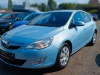 Gebraucht Opel Astra Edition 101 PS (74 kW) 2010 Blau Limousine