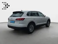 Gebraucht VW Touareg Basis 286 PS (210 kW) 2019 Pure white SUV