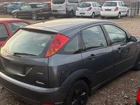 Gebraucht Ford Focus 115 PS (84 kW) 2002 Grau Kleinwagen