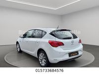Gebraucht Opel Astra 101 PS (74 kW) 2012 Weiß Kombi