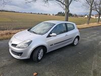Gebraucht Renault Clio III 88 PS (64 kW) 2006 Silber Kleinwagen