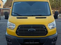 Gebraucht Ford Transit Trend 170 PS (125 kW) 2018 Signal yellow Van / Kleinbus