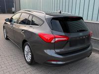 Gebraucht Ford Focus 125 PS (91 kW) 2019 Grau Kombi