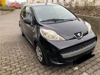 Gebraucht Peugeot 107 68 PS (50 kW) 2011 Schwarz Kleinwagen