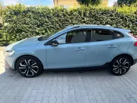 Gebraucht Volvo V40 CC Momentum 190 PS (139 kW) 2017 Blau Kombi