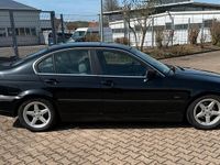 Gebraucht BMW 320 Basis 150 PS (110 kW) 1998 Schwarz Limousine