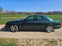 Gebraucht Mercedes E320 Avantgarde 220 PS (161 kW) 1997 Amazonitgruen Limousine