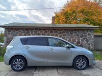 Gebraucht Toyota Verso Life 147 PS (108 kW) 2013 New medium silver/ grey Van / Kleinbus