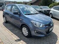 Gebraucht Hyundai i20 Edition 86 PS (63 kW) 2013 Blau Kleinwagen