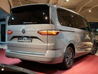 Gebraucht VW Multivan Style 150 PS (110 kW) 2024 Pure gray Van