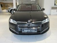 Gebraucht Skoda Superb Style 150 PS (110 kW) 2023 Blackmagic perleffekt Kombi