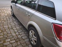 Gebraucht Opel Astra Edition 116 PS (85 kW) 2010 Kombi