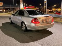 Second-hand Mercedes E200 163 CP (119 kW) 2002 Argintiu Berlinǎ