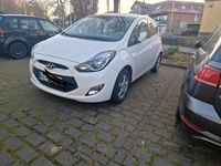 Gebraucht Hyundai ix20 125 PS (91 kW) 2011 Weiß Kleinwagen