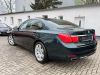 Gebraucht BMW 740 306 PS (225 kW) 2010 Tiefgruen metallic Limousine