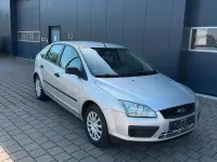 Gebraucht Ford Focus Ambiente 101 PS (74 kW) 2005 Silber Limousine
