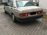 Gebraucht Mercedes 190 109 PS (80 kW) 1991 Gold Limousine