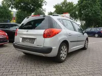 Gebraucht Peugeot 207 Tendance 95 PS (69 kW) 2008 Aluminiumgrau Kombi