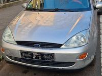 Second-hand Ford Focus 75 CP (55 kW) 2000 Argintiu Berlinǎ