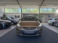 Gebraucht Opel Astra Edition 165 PS (121 kW) 2012 Champagner (m2) Kombi