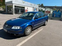 Używany VW Passat 131 KM (96 kW) 2002 Niebieski Sedan/Limuzyna
