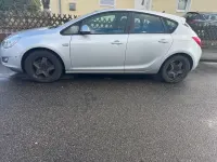 Gebraucht Opel Astra Edition 120 PS (88 kW) 2010 Silber Limousine