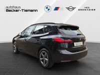 Gebraucht BMW 220 Active Tourer Efficient Dynamics 156 PS (114 kW) 2025 Saphirschwarz Van / Kleinbus