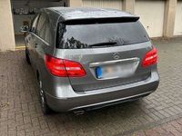 gebraucht Mercedes B180 122 PS Benzin. BJ.2012/ 1.Hand.