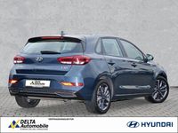 Gebraucht Hyundai i30 Trend 120 PS (88 kW) 2022 Teal blue Limousine