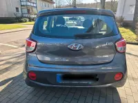 Gebraucht Hyundai i10 Select 67 PS (49 kW) 2018 Grau Kleinwagen