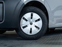 Neu VW T6.1 100 kW (136 PS) 2026 Stone grey Van