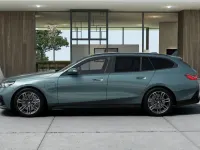 Gebraucht BMW 550e Comfort Edition 489 PS (359 kW) 2025 Cape york grün (grün) Kombi