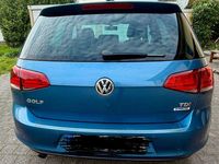 Gebraucht VW Golf VII Highline 110 PS (80 kW) 2015 Blau Limousine