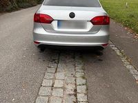 Gebraucht VW Jetta 105 PS (77 kW) 2012 Silber Limousine